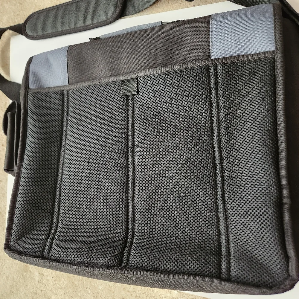 Targus Laptop Messenger Shoulder Bag Black Gray Blue